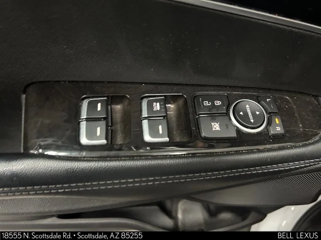 Used 2017 White Kia EX image 21