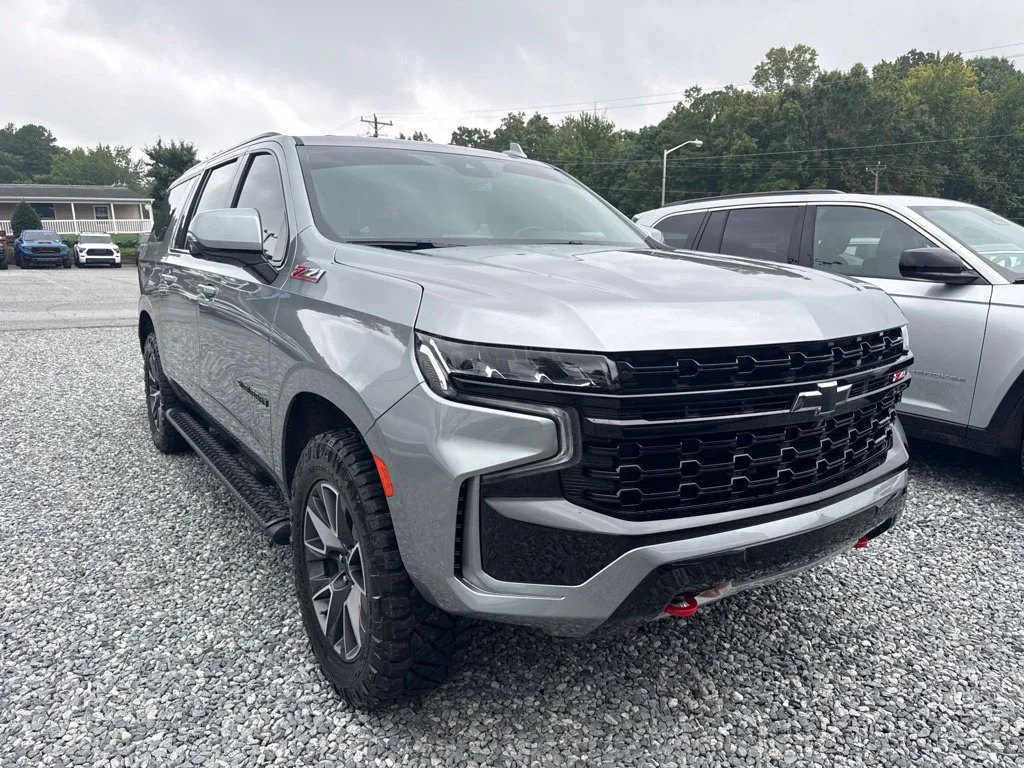 Used 2023 Gray Chevrolet Z71 image 2