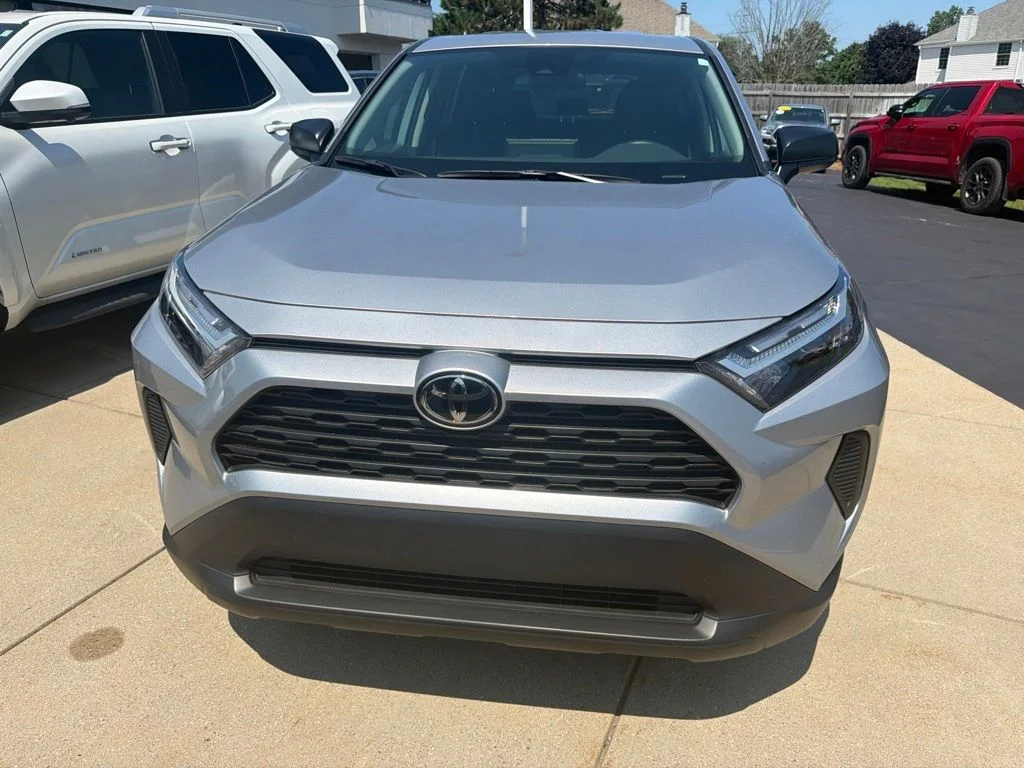 Used 2025 Silver Toyota LE image 8