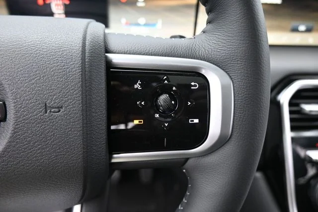 New 2026 Black Nissan Platinum image 22