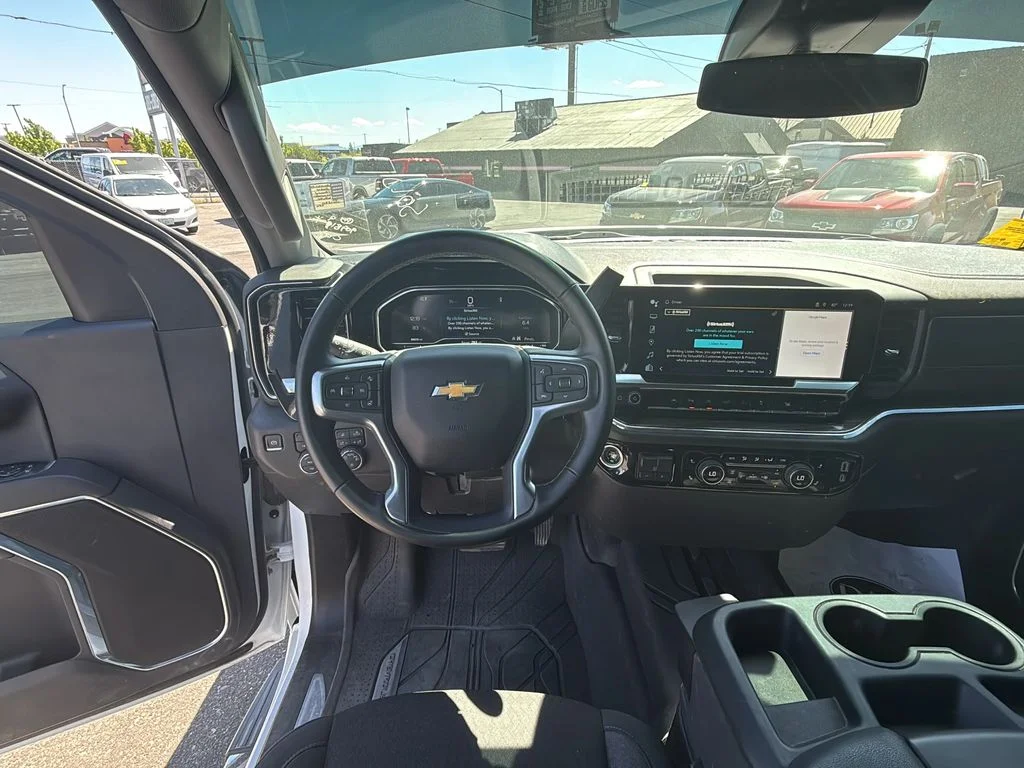 Used 2024 Summit White Chevrolet LT image 14