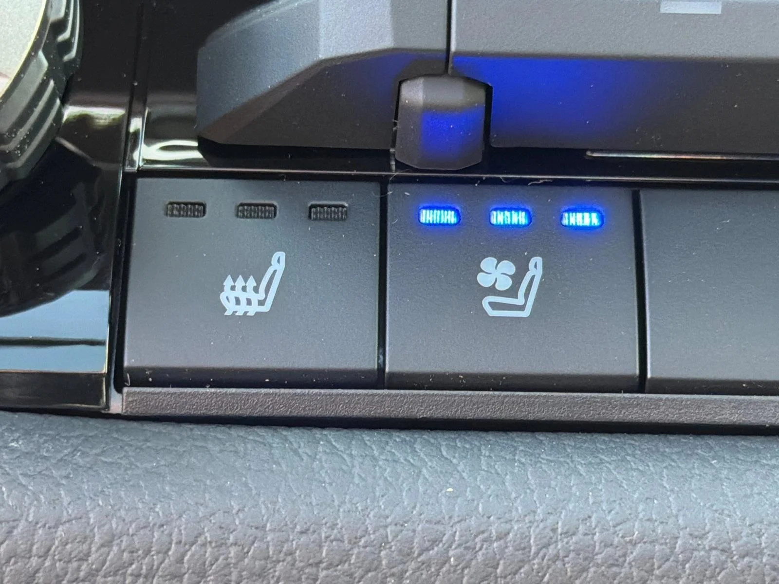 New 2026 Wind Chill Pearl Toyota Limited image 30