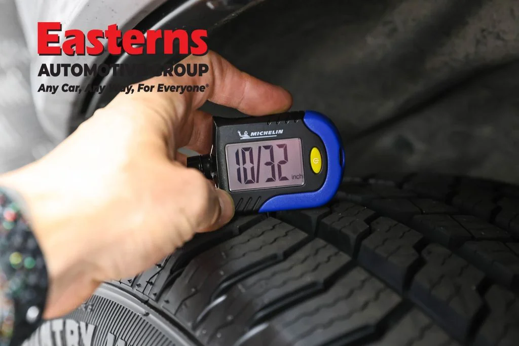 Used 2017 Silver Jeep Altitude image 26
