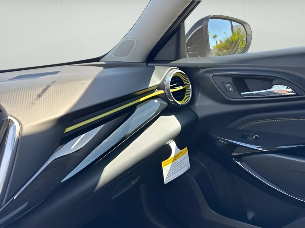 New 2026 Summit White Chevrolet ACTIV image 23