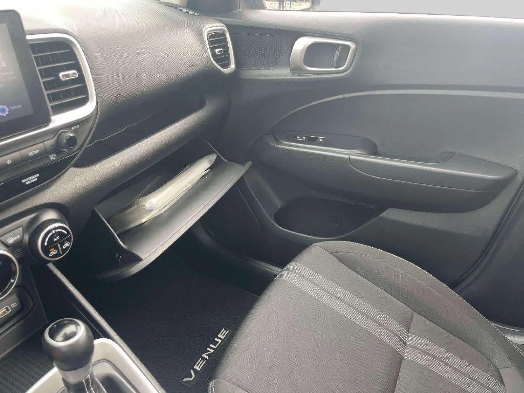 Used 2022 Gray Hyundai SEL image 30