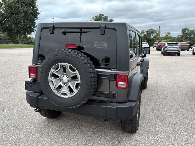 Used 2017 Crystal Metallic Jeep Unlimited Rubicon image 7