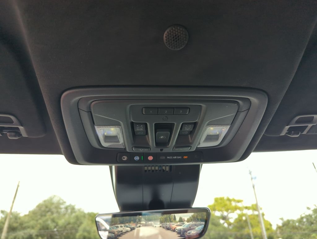 Used 2025 Black GMC Denali Ultimate image 28