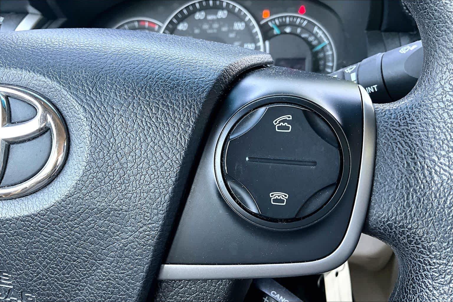 Used 2012 Super White Toyota LE image 22