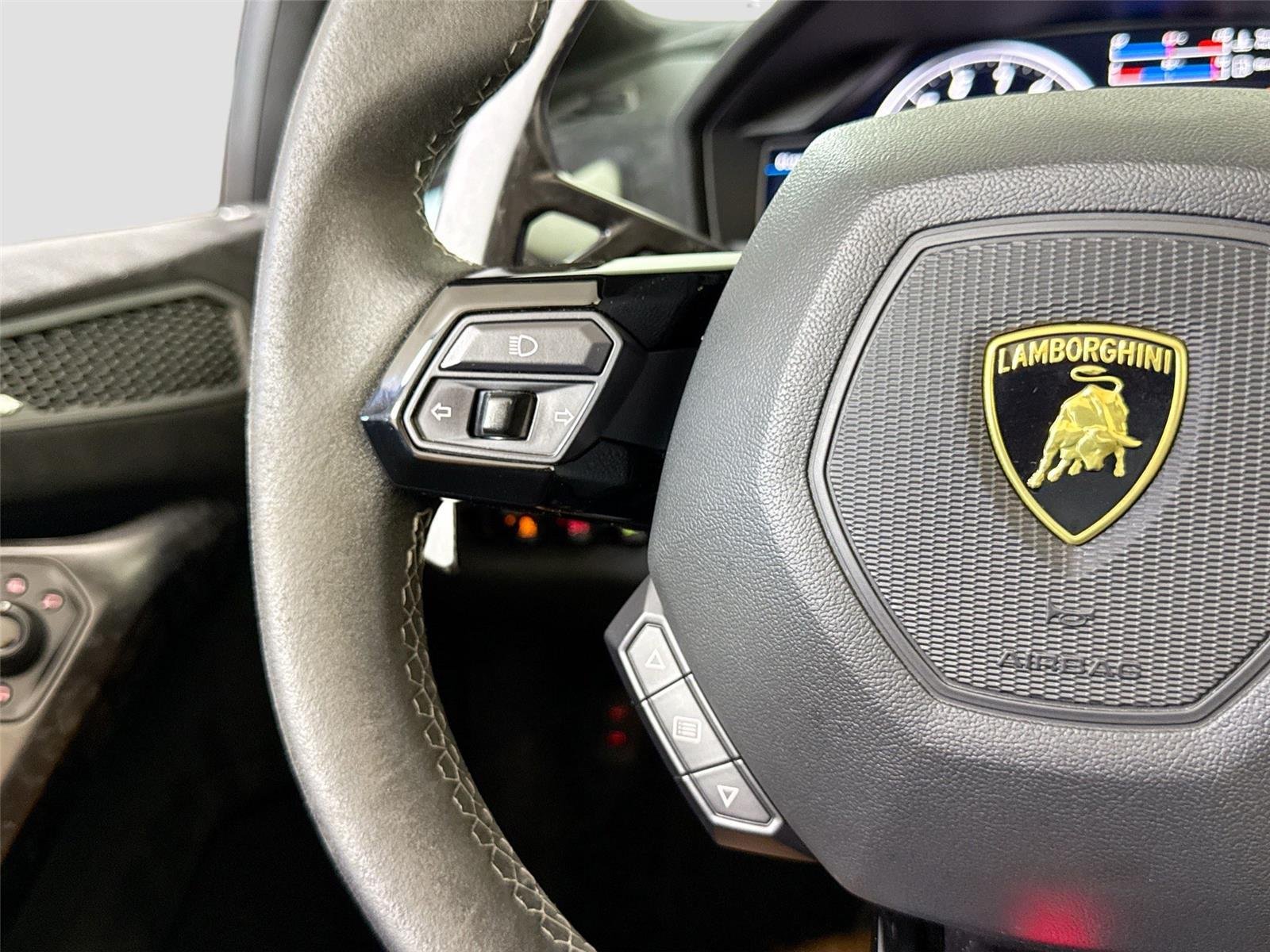 Used 2018 Nero Noctis Lamborghini Performante Spyder | Carbon Buckets | Branding Pkg image 24