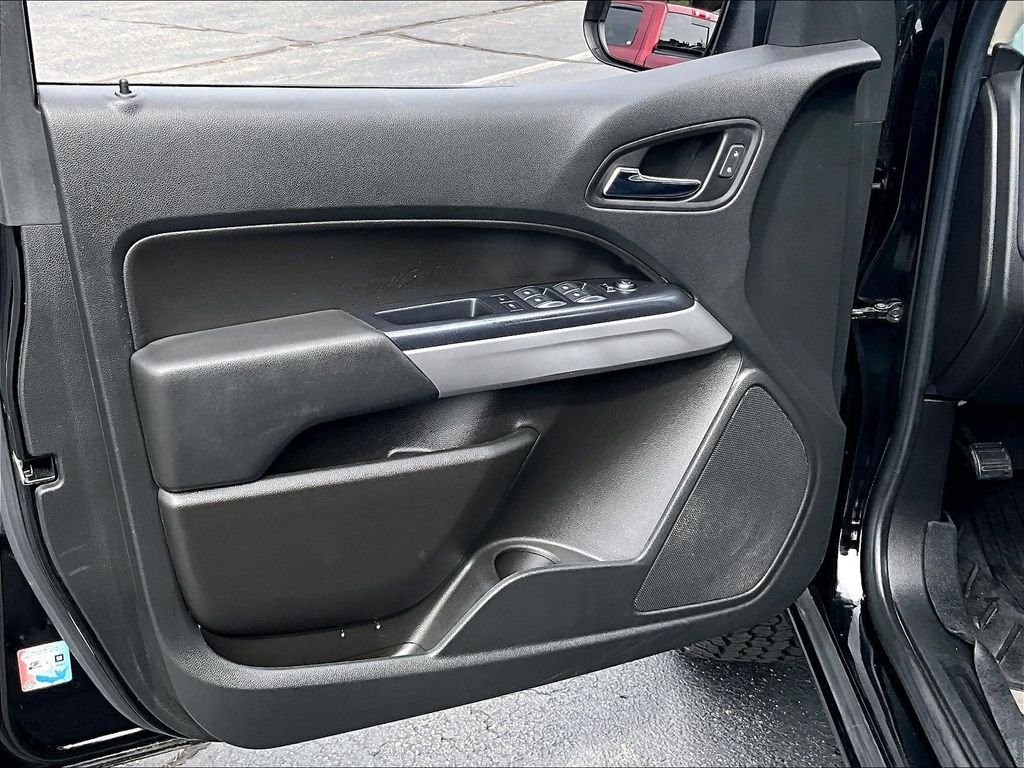 Used 2020 Black Chevrolet LT image 9