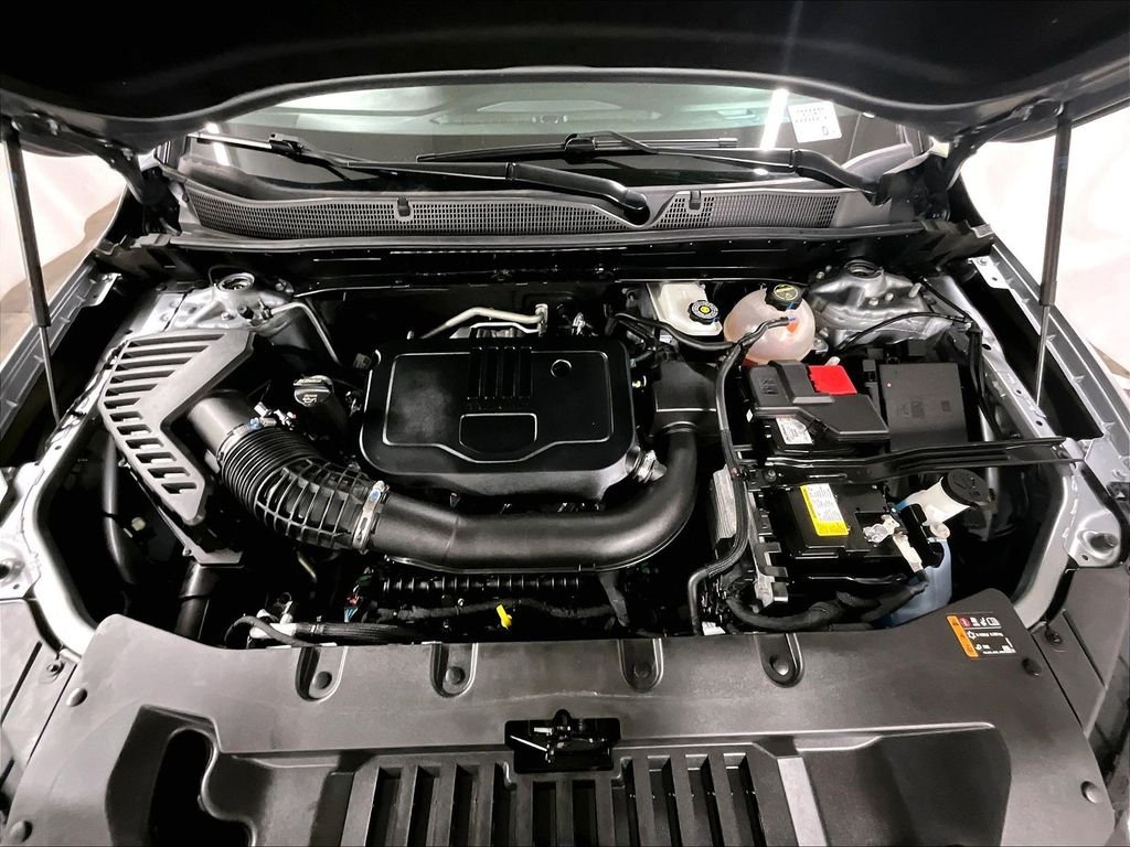 Used 2025 Gray Chevrolet LT image 29