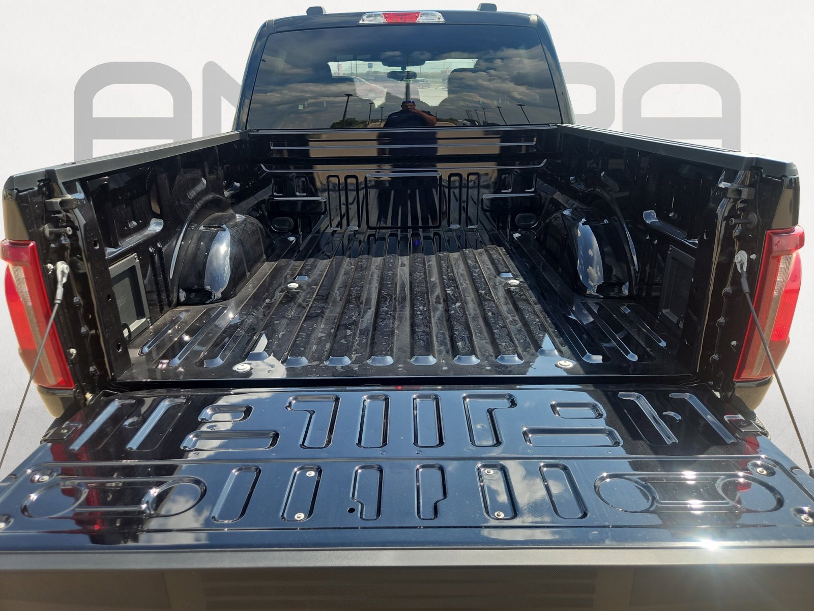New 2026 Agate Black Metallic Ford XLT image 11
