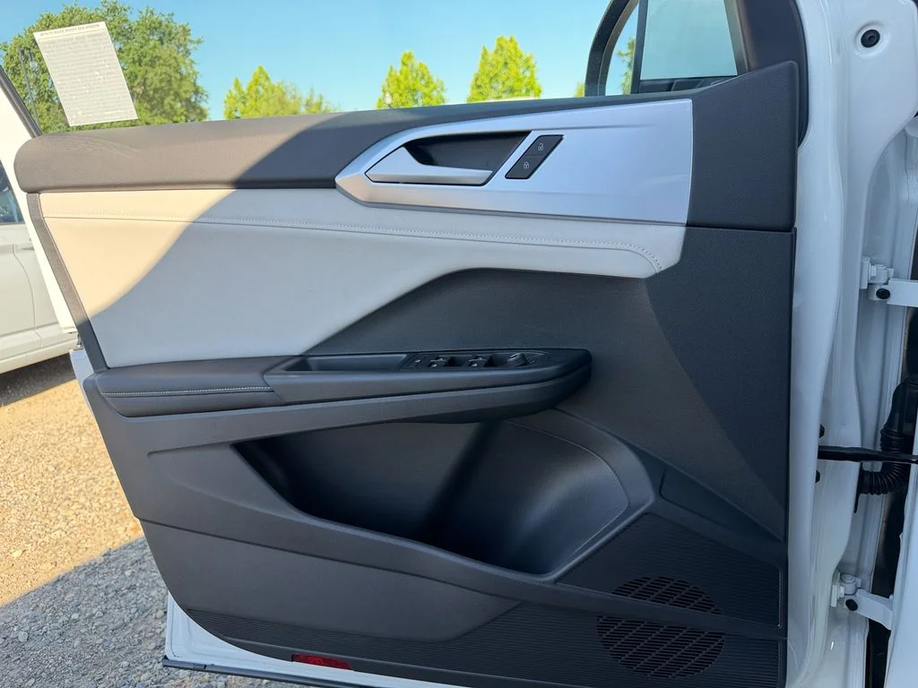 New 2026 Pure White Volkswagen 1.5T SE image 12