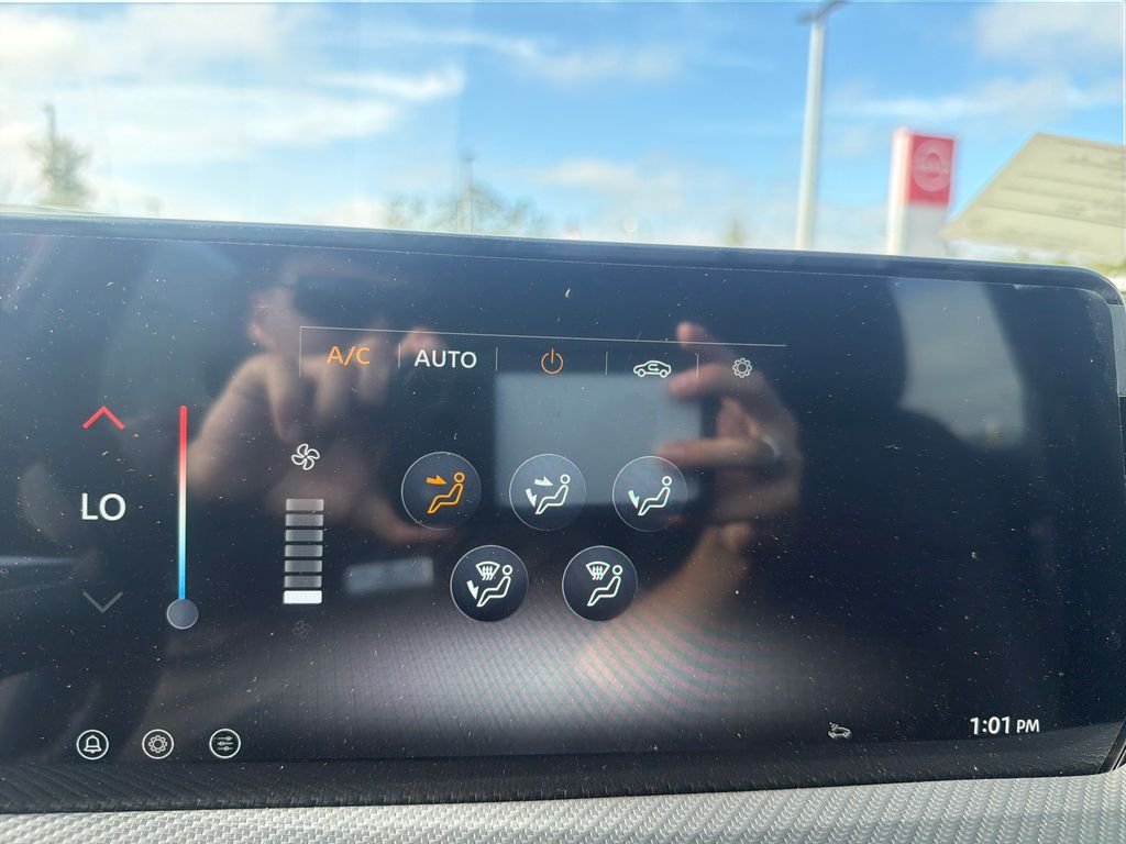 New 2026 Nissan Kicks SR 4D Sport Utility