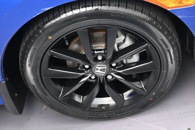 Used 2020  Honda EX image 29