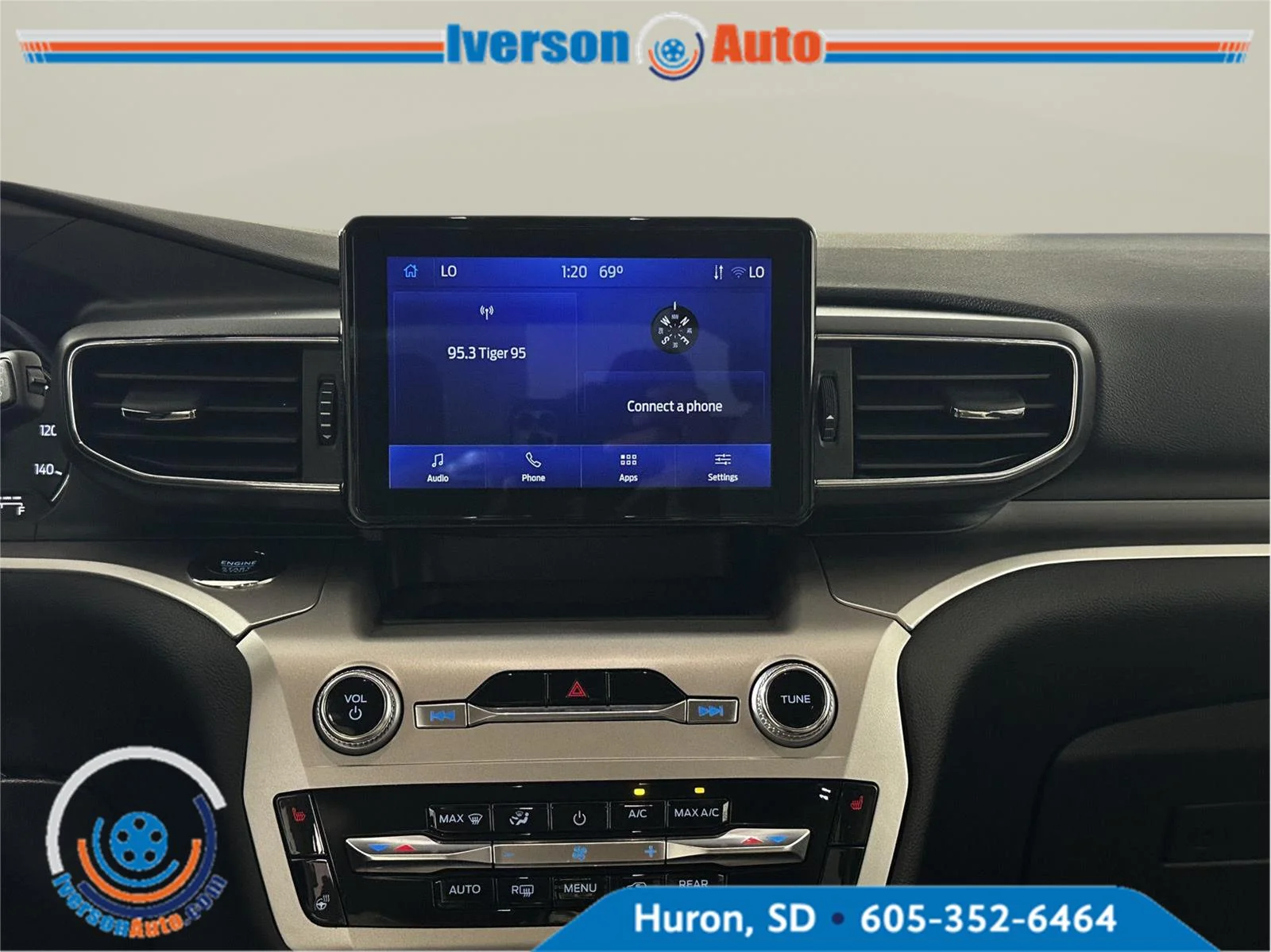 Used 2022 Red Ford XLT image 25