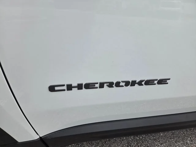 New 2026 Bright White Clear-Coat Exterior Paint Jeep Laredo image 3