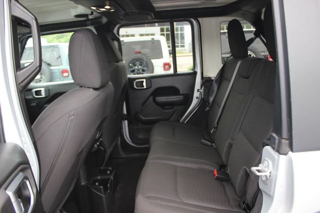Used 2023 Silver Jeep Sport S image 20