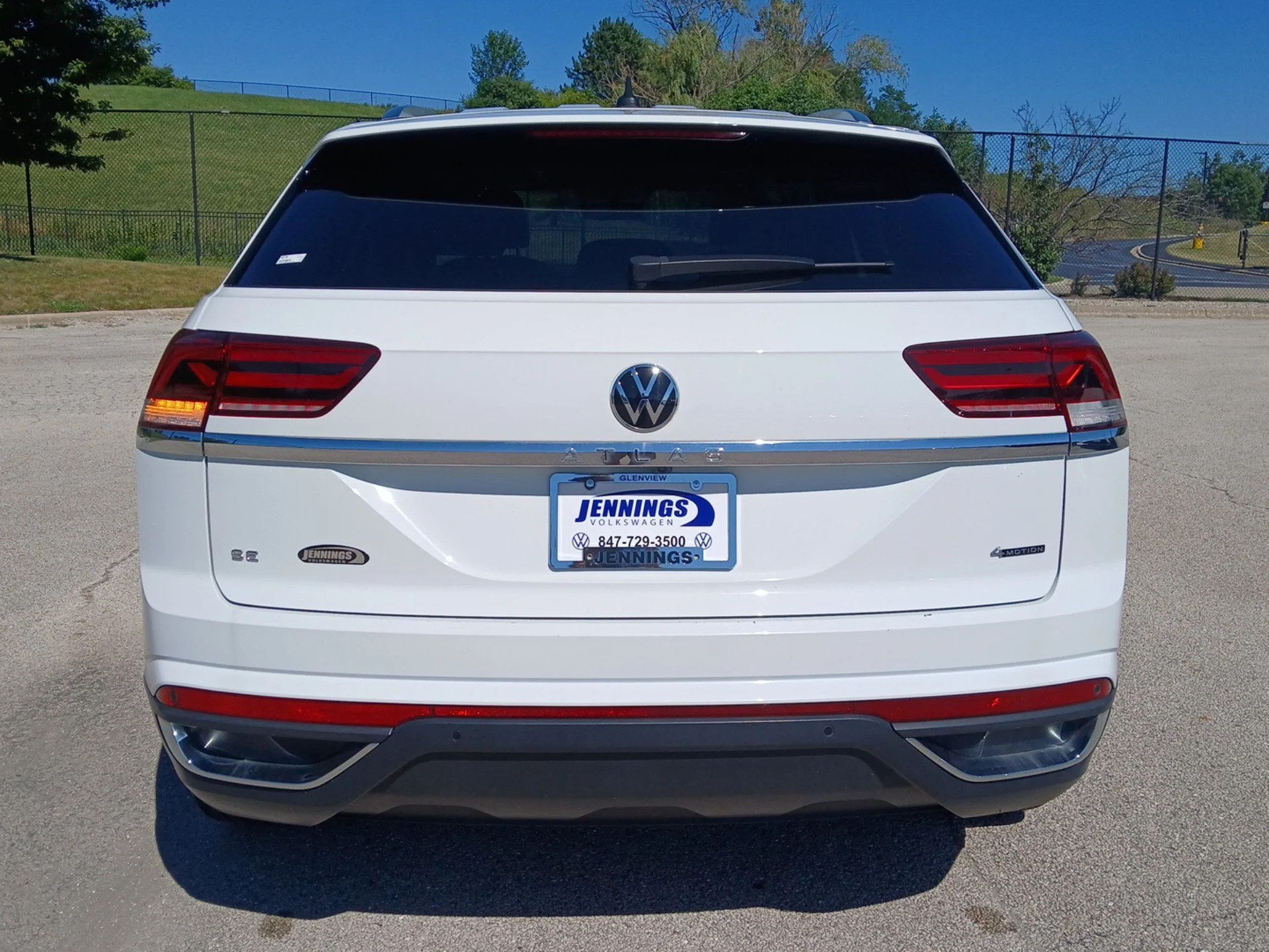 Used 2023 Pure White Volkswagen 2.0T SE w/Technology image 26