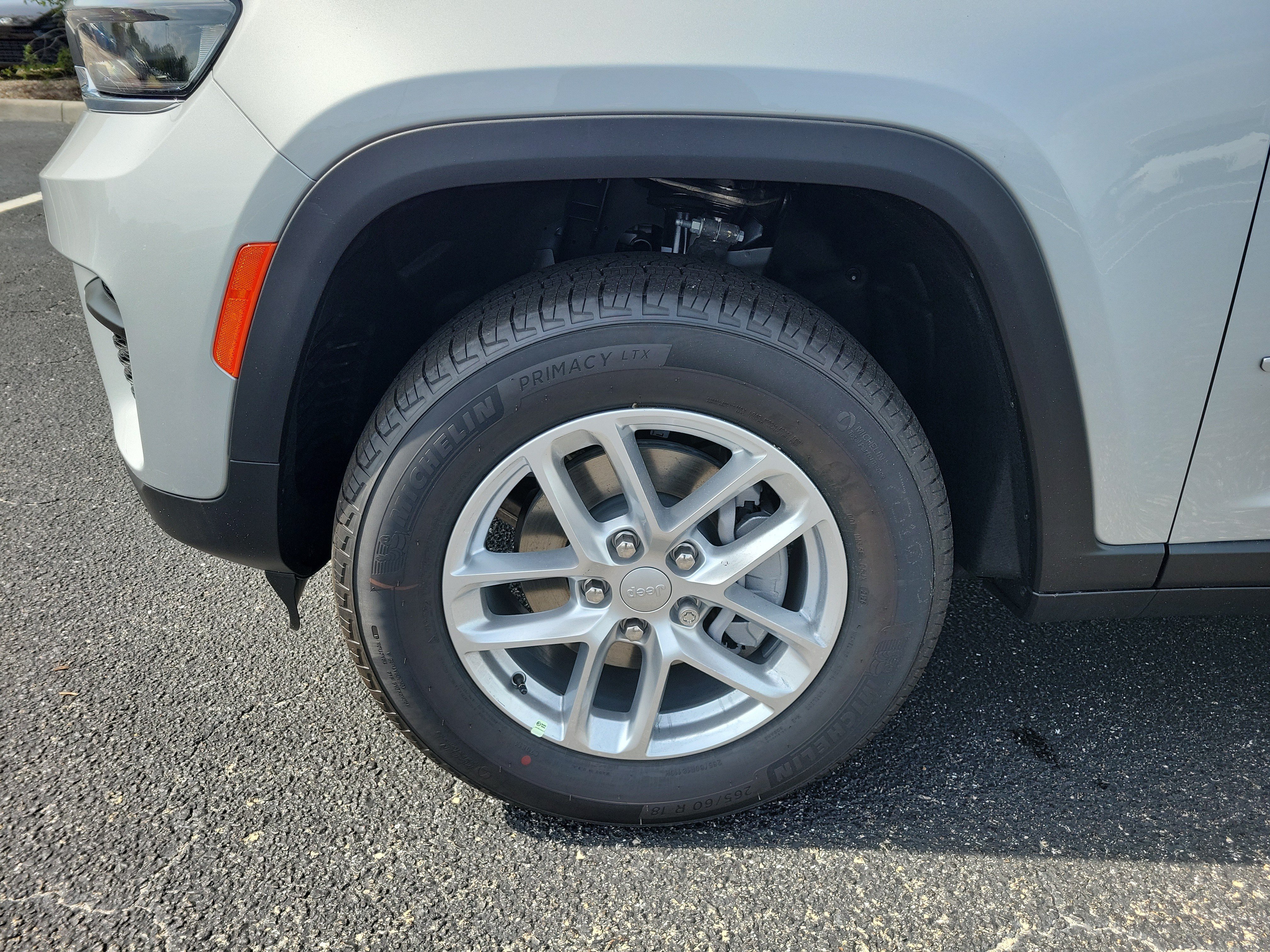 New 2026 Silver Zynith Jeep Laredo X image 7