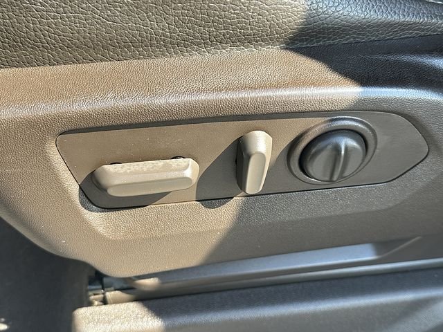 Used 2022 White GMC Denali image 20