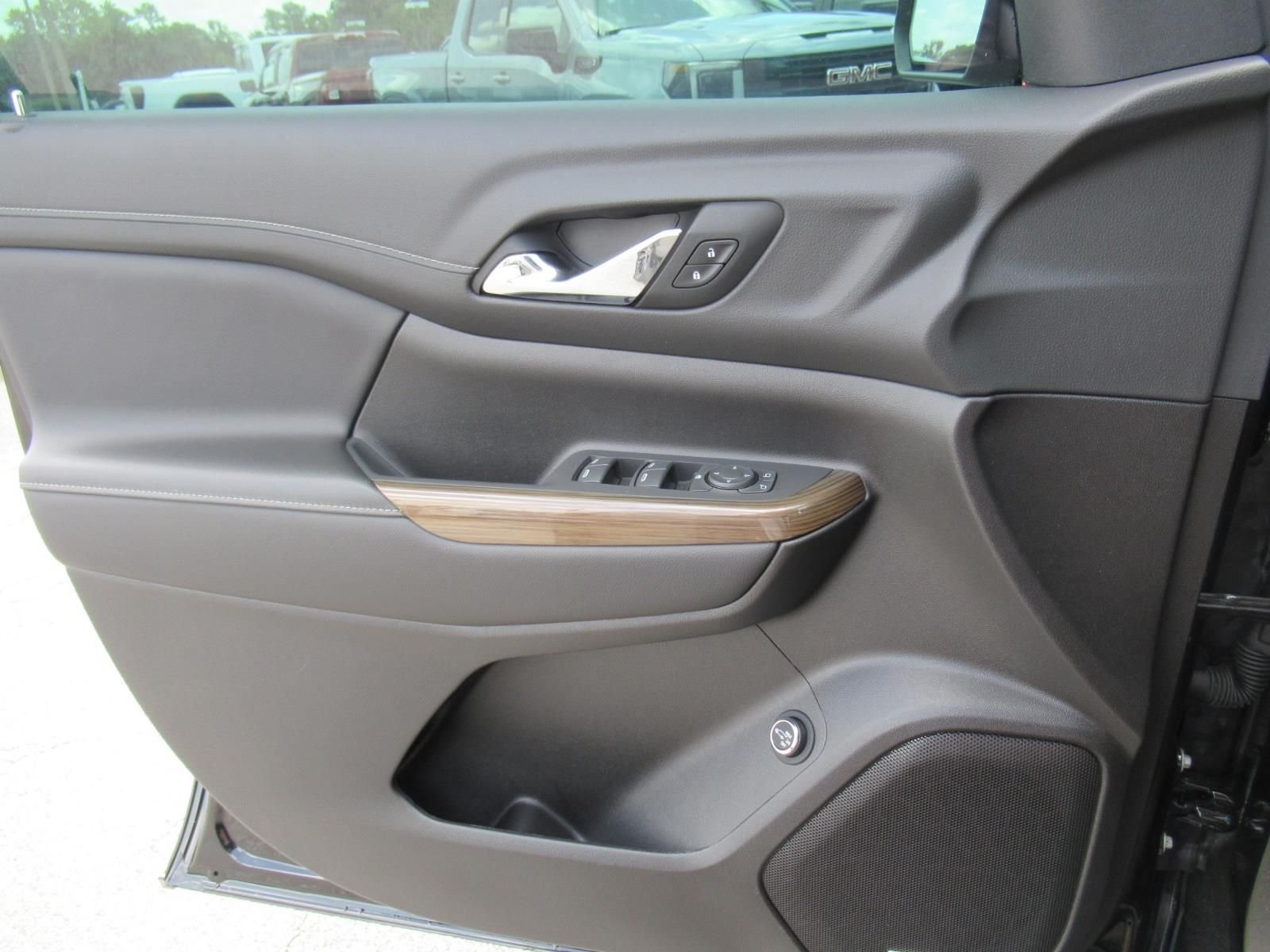 Used 2023 Black GMC SLE image 21