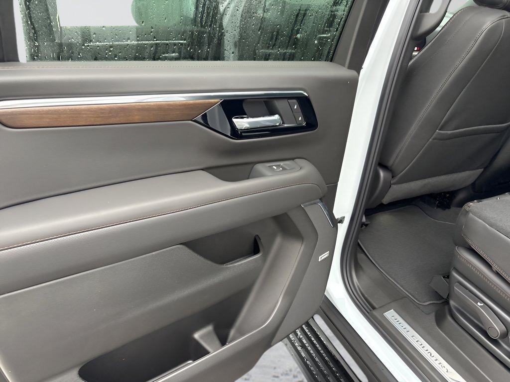 2026 Chevrolet Suburban High Country - Photo 10