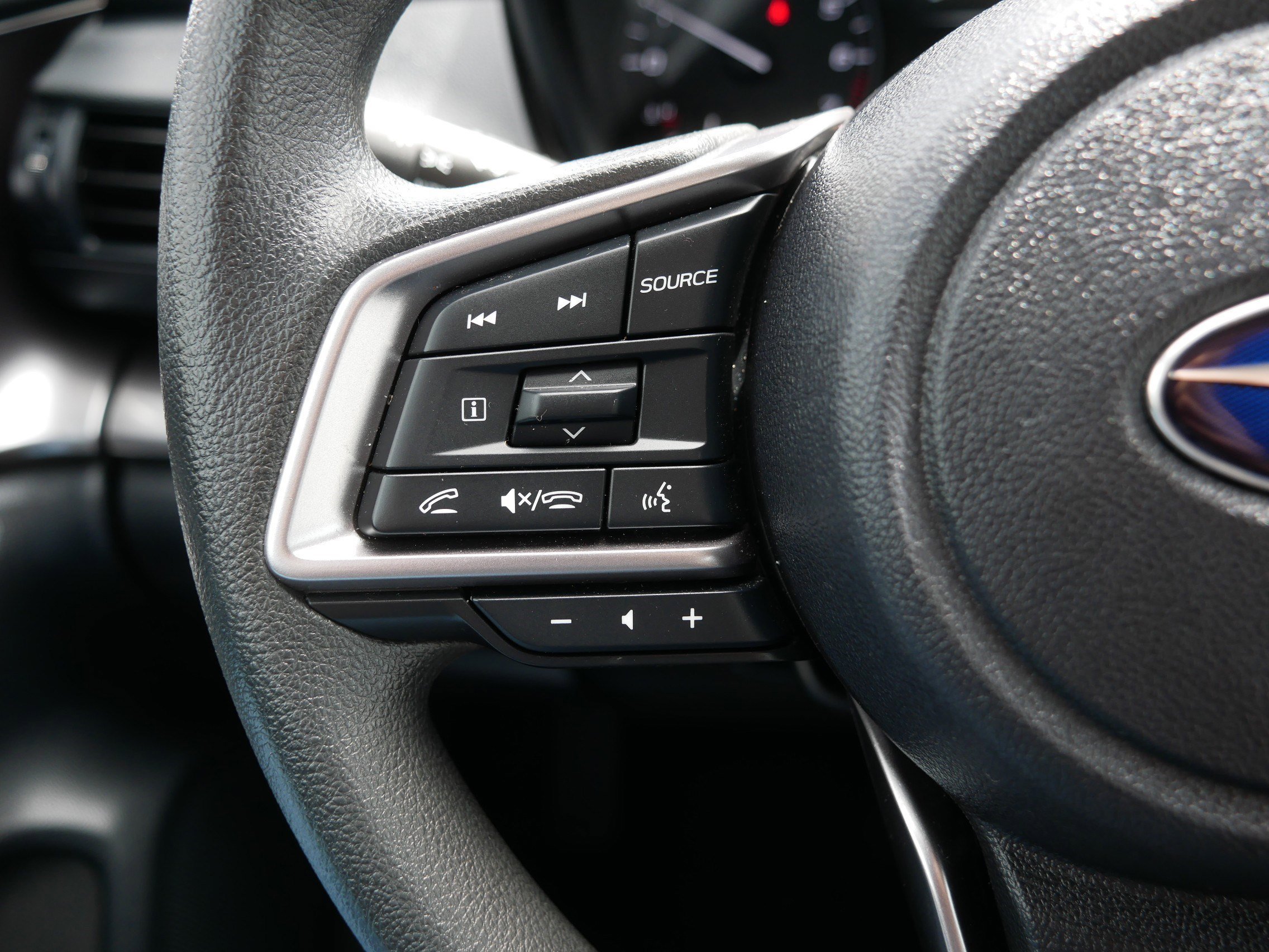 Used 2025 Sapphire Blue Pearl Subaru  image 30