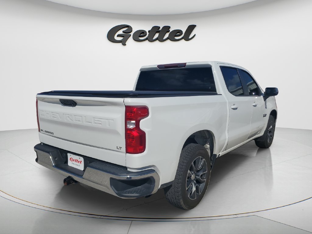 Used 2023 SUMMIT WHITE Chevrolet LT image 3