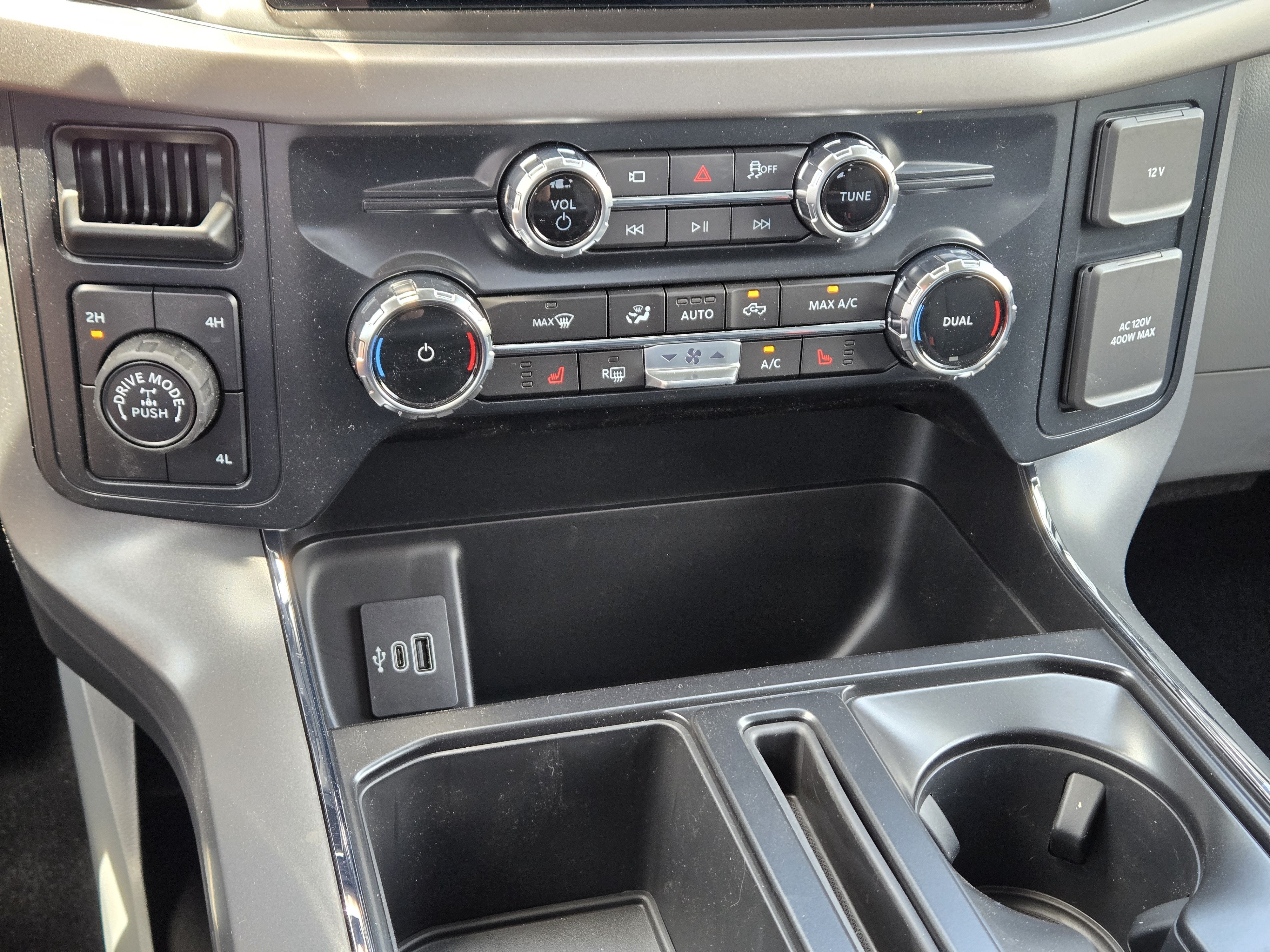 New 2026 AGATE BLACK METALLIC FORD XLT image 28