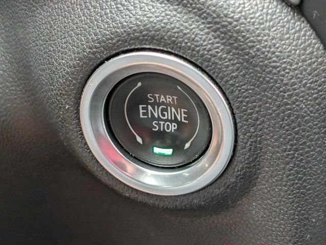 Used 2021 White GMC Denali image 30