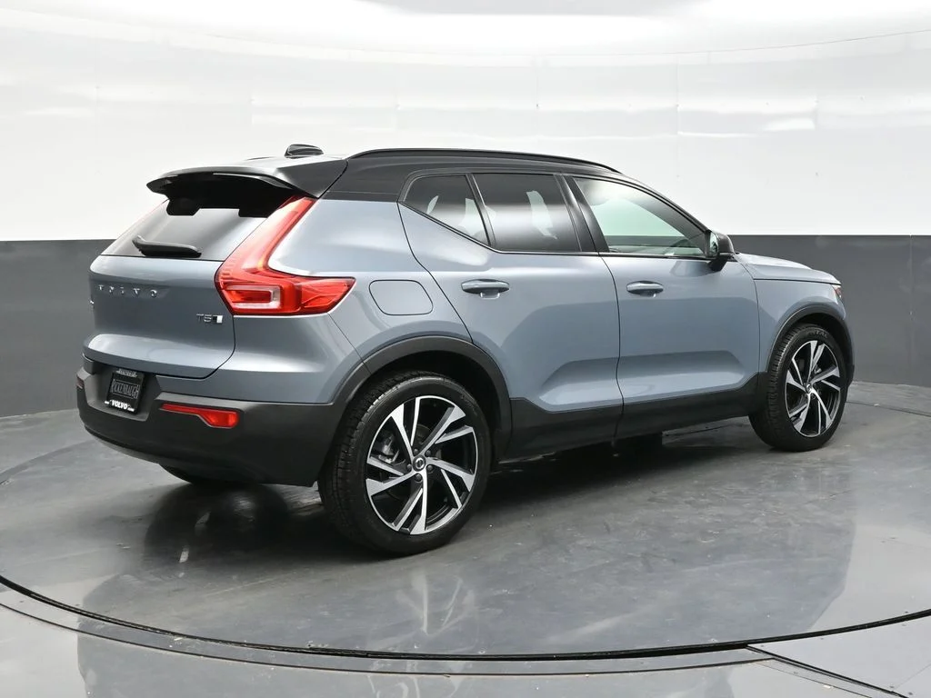 Used 2021 Thunder Gray Metallic Volvo R-Design image 7