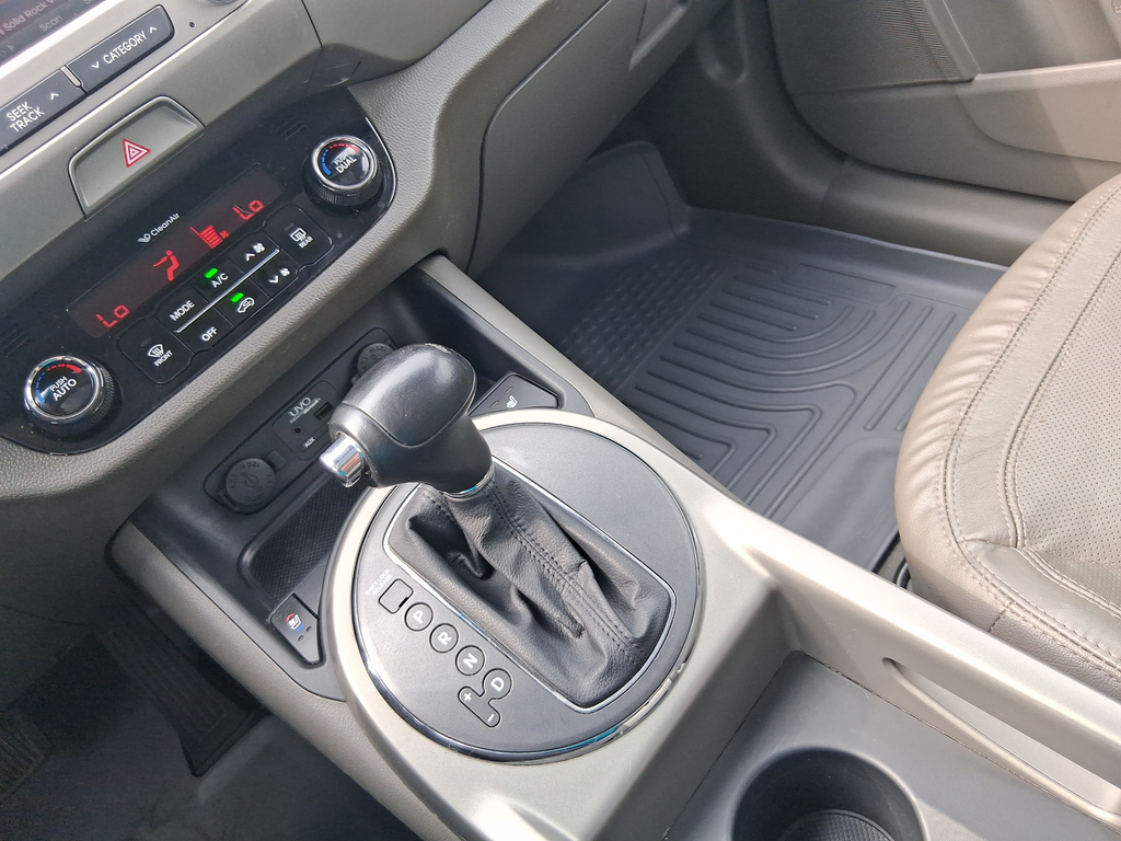 Used 2013 Beige Kia EX image 21