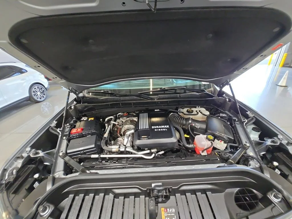 Certified Used 2025 Sterling Metallic GMC Elevation image 24