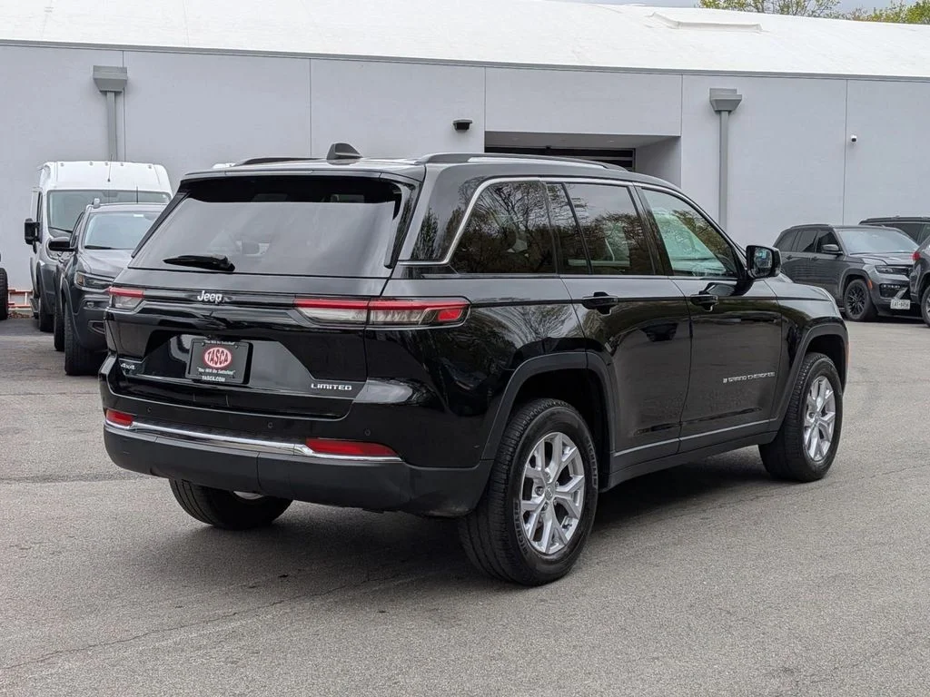 Used 2022 Black Jeep Limited image 3