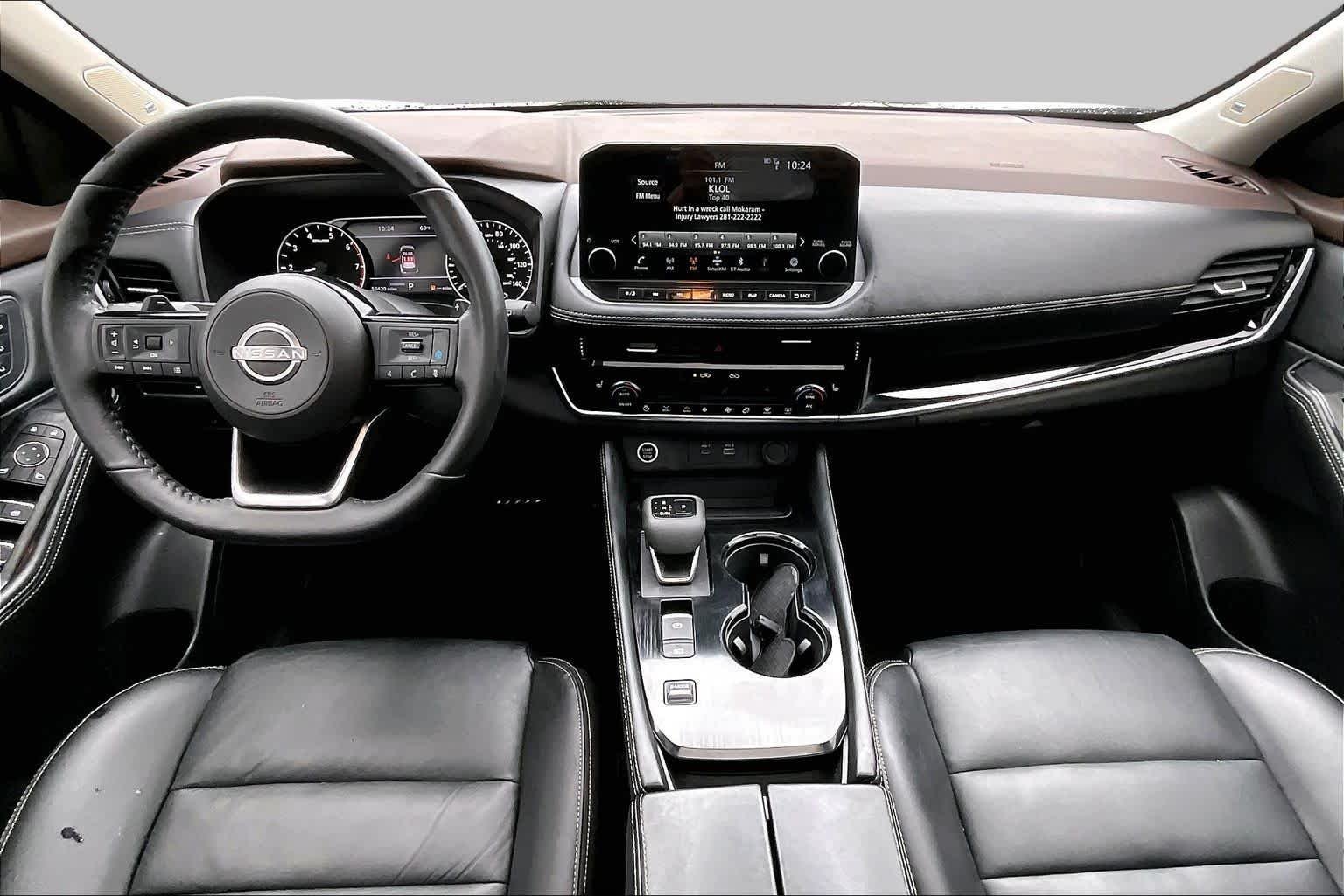 Used 2023 Pearl White Tricoat Nissan SL image 14