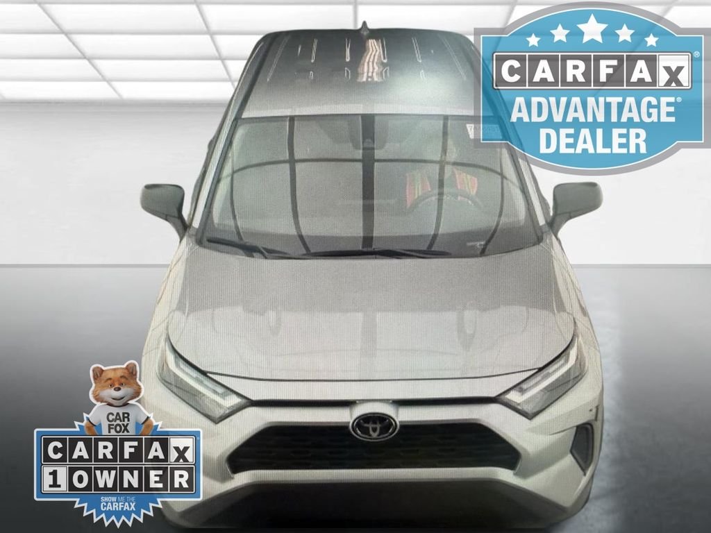 Used 2025  Toyota LE image 5