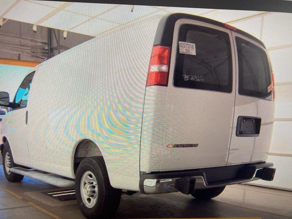Used 2025 Summit White Chevrolet Work Van image 8