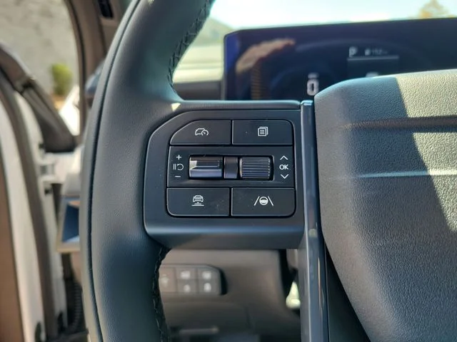 New 2027 Glacial White Pearl Kia X-Line EX image 17