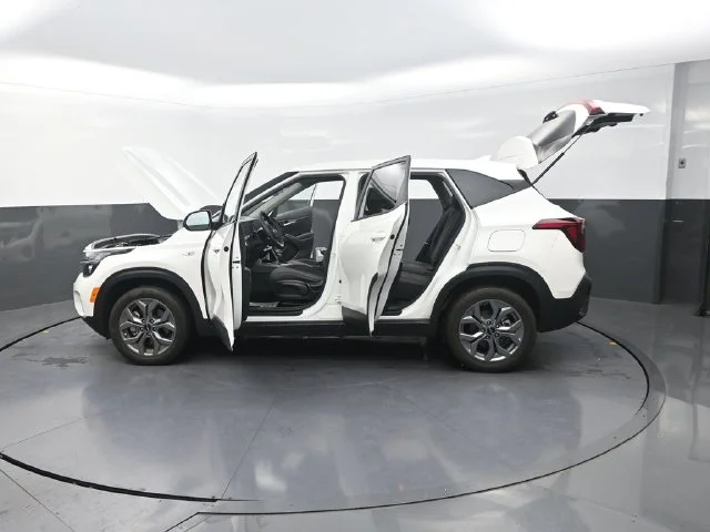 Used 2024 White Kia LX image 32