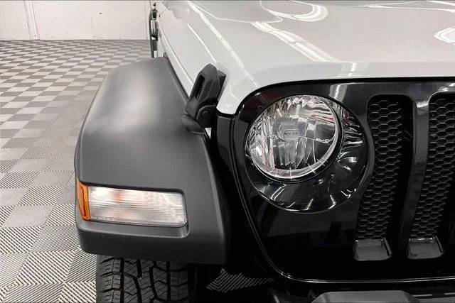 Used 2022 Bright White Clearcoat Jeep Unlimited Willys image 33