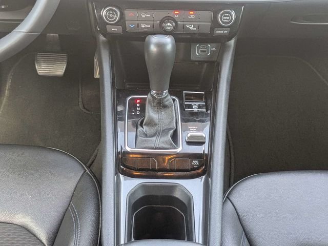 Used 2024  Jeep Latitude image 18