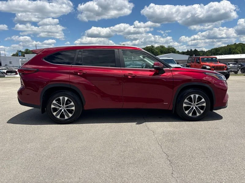 Used 2023 Red Toyota XLE image 2
