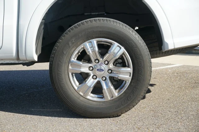 Used 2022 Oxford White Ford XLT image 11