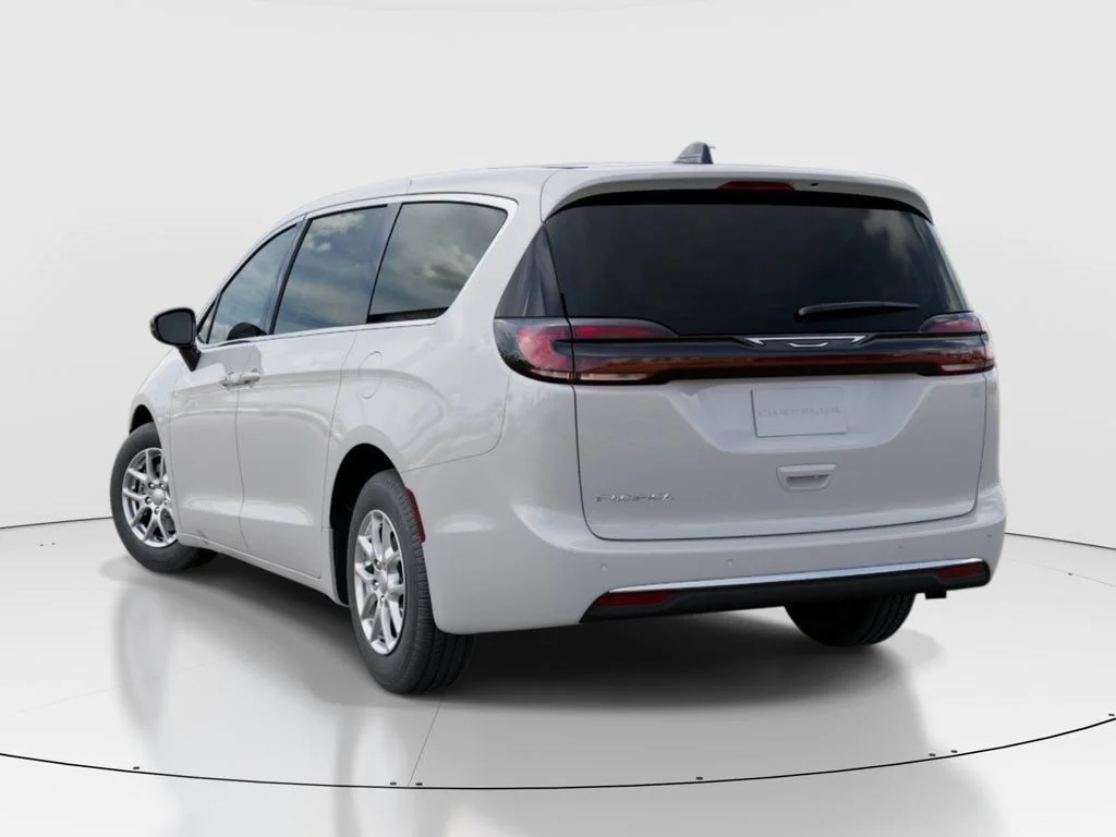 New 2027 Bright White Clear-Coat Exterior Paint Chrysler Select image 3