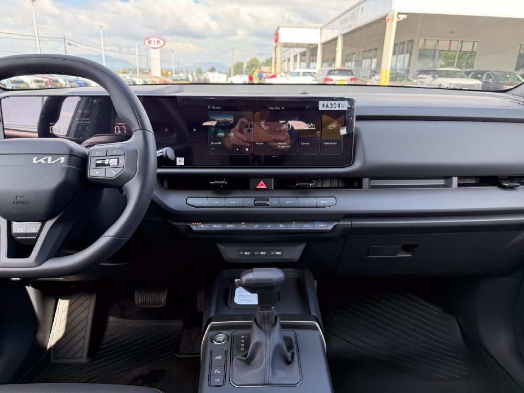 New 2027 Iceberg Green Kia X-Line S image 23