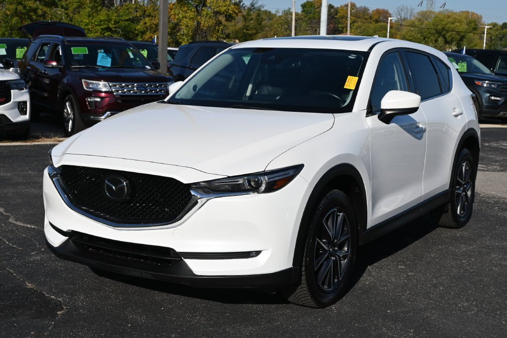 Used 2017 Snowflake White Pearl Metallic Mazda Grand Touring image 5
