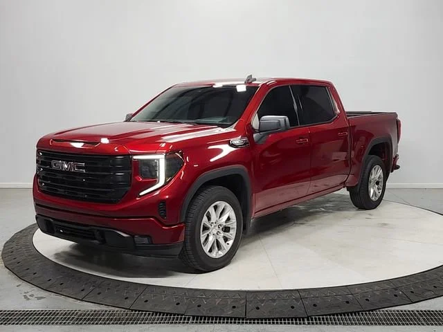 Used 2024 Volcanic Red Tintcoat GMC Elevation image 3