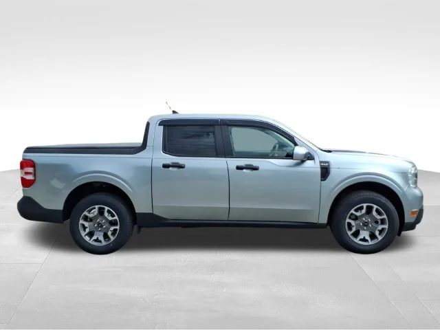 Used 2022 Silver Ford XLT image 12