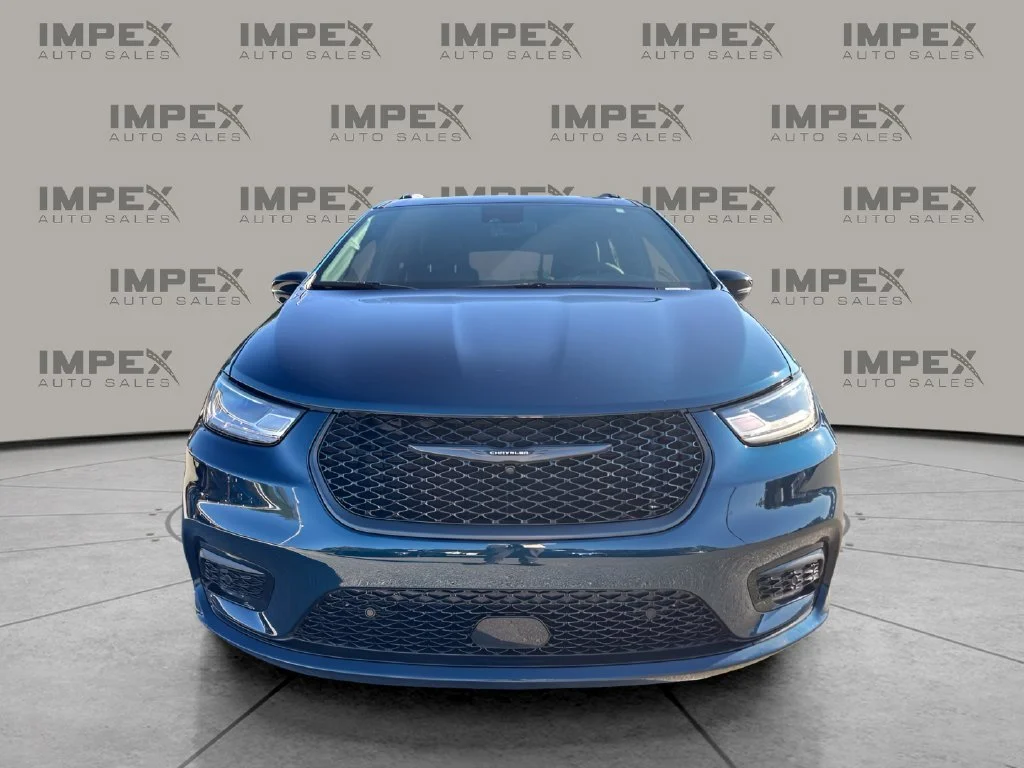 Used 2025 Blue Chrysler Select Premium S Appearance image 9